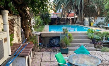 En venta casa estilo Colonial en la comuna de La Cisterna