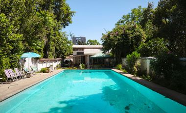 En venta casa estilo Colonial en la comuna de La Cisterna