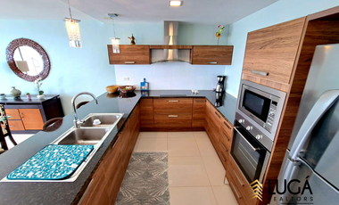 Departamento primera línea al mar en venta, sector playa murciélago, cerca a Mall del Pacifico, Manta Ecuador