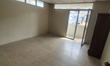 Departamento Alquiler en Lomas de Urdesa, 3 Habitaciones, 3 Baños, Parqueo Eléctrico, Norte de Guayaquil.
