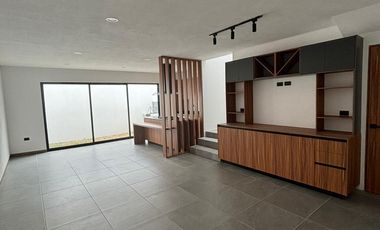Venta de Casa Nueva en Cañadas del Bosque