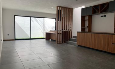 Venta de Casa Nueva en Cañadas del Bosque