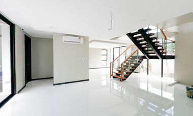 FOR SALE: Brand New 5BR House and Lot in BF Homes, Paranaque