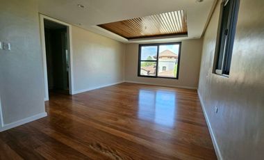 Portofino South 5 Bedrooms, Las Piñas