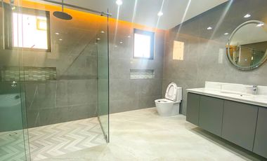 Porto Portofino South Las Pinas City Metro Manila House for Sale