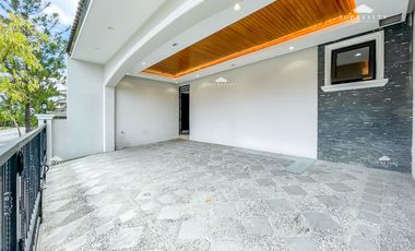 Porto Portofino South Las Pinas City Metro Manila House for Sale