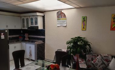 CASA RENTANDO EN VENTA MOSQUERA, C/MARCA, COL