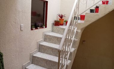 CASA RENTANDO EN VENTA MOSQUERA, C/MARCA, COL