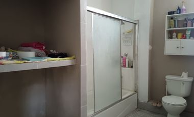 Venta de Casa en Colinas de la Alborada, 5 dormitorios, garaje cerrado