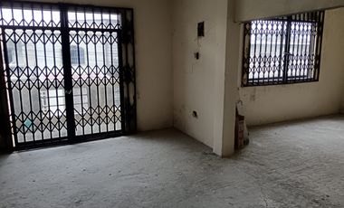 Venta de Casa en Colinas de la Alborada, 5 dormitorios, garaje cerrado