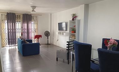 Venta de Casa en Colinas de la Alborada, 5 dormitorios, garaje cerrado