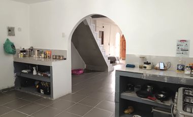 Venta de Casa en Colinas de la Alborada, 5 dormitorios, garaje cerrado