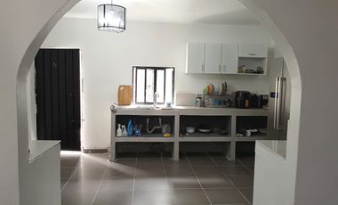 Venta de Casa en Colinas de la Alborada, 5 dormitorios, garaje cerrado