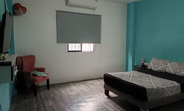 Venta de Casa en Colinas de la Alborada, 5 dormitorios, garaje cerrado