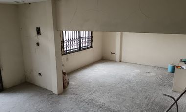 Venta de Casa en Colinas de la Alborada, 5 dormitorios, garaje cerrado
