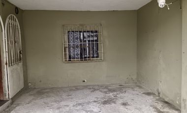 Venta de Casa en Colinas de la Alborada, 5 dormitorios, garaje cerrado