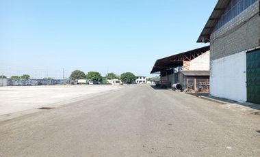 Bodega de alquiler en la Vía Durán-Boliche, Compejo de Bodegas, 350 m2.