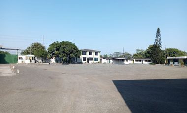 Bodega de alquiler en la Vía Durán-Boliche, Compejo de Bodegas, 350 m2.