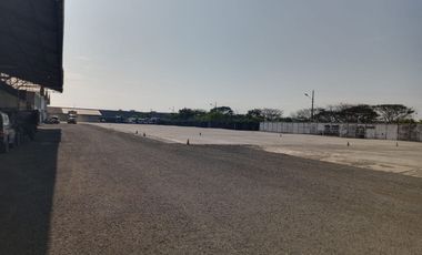 Bodega de alquiler en la Vía Durán-Boliche, Compejo de Bodegas, 350 m2.