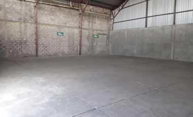 Bodega de alquiler en la Vía Durán-Boliche, Compejo de Bodegas, 350 m2.