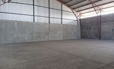 Bodega de alquiler en la Vía Durán-Boliche, Compejo de Bodegas, 350 m2.