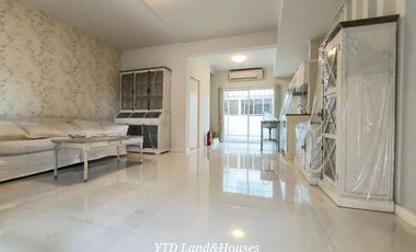 2-storey townhome for sale in Villaggio Bangna (Abac Bangna), Front of the house facing north,  near the clubhouse, special price