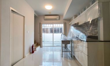 2-storey townhome for sale in Villaggio Bangna (Abac Bangna), Front of the house facing north,  near the clubhouse, special price