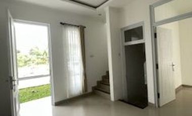 For sale : 2-storey house Classica Town House Gunung Putri