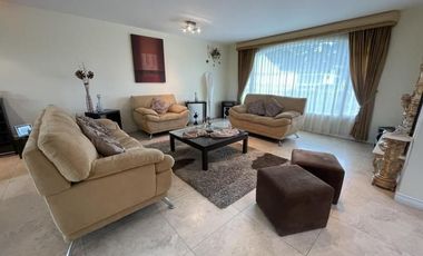 Venta amplia casa 3 dormitorios en la Urbanización El Condado