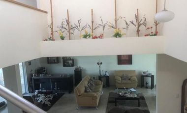 Venta amplia casa 3 dormitorios en la Urbanización El Condado