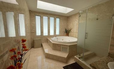 Venta amplia casa 3 dormitorios en la Urbanización El Condado