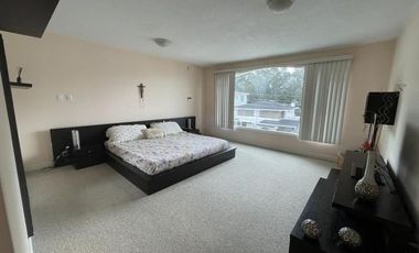 Venta amplia casa 3 dormitorios en la Urbanización El Condado
