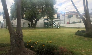 Venta amplia casa 3 dormitorios en la Urbanización El Condado