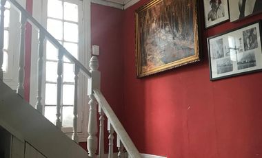Casa En Venta En Pasaje Cerrado, Excelente Estado !!