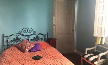 Casa En Venta En Pasaje Cerrado, Excelente Estado !!