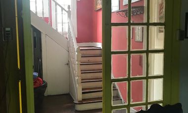 Casa En Venta En Pasaje Cerrado, Excelente Estado !!