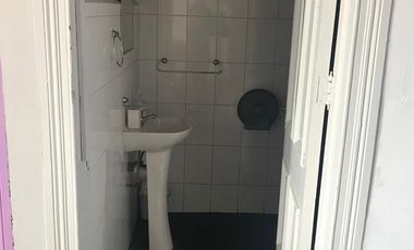 Casa En Venta En Pasaje Cerrado, Excelente Estado !!