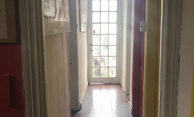 Casa En Venta En Pasaje Cerrado, Excelente Estado !!