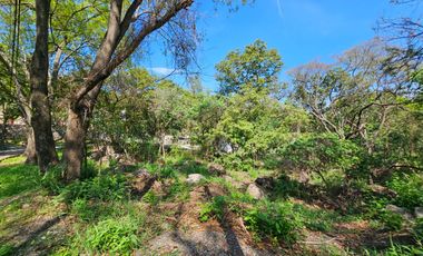 LAS CAÑADAS TERRENO EN VENTA EN ESQUINA EN ZONA BOSCOSA