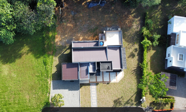 Casa moderna en medio del bosque en exclusivo en el condominio casa de campo en Restrepo