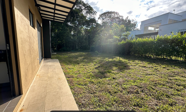 Casa moderna en medio del bosque en exclusivo en el condominio casa de campo en Restrepo
