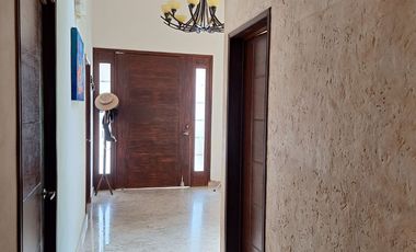 Club de Golf San Gil. Habitación para ejecutivo con uso a toda la casa modalidad Roomie San Juan del Rio .