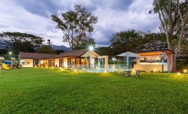 FINCA VILLA ESMERALDA SE PUEDE ALQUILAR FINES DE SEMANA Y PUENTES.