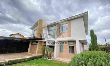 EXCLUSIVA CASA EN VENTA EN CAJICA, SIN ADMINISTRACION