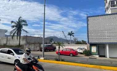 Renta de Terreno en la Costera Miguel Alemán, caleta Frente a Walmart Exprés