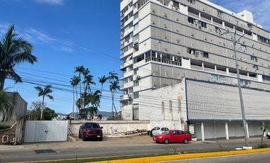 Renta de Terreno en la Costera Miguel Alemán, caleta Frente a Walmart Exprés