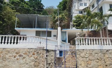 Venta de casa en Lomas de Costa Azul