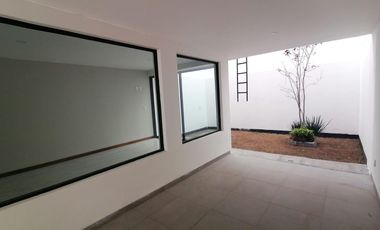 PRECIOSA CASA EN FRACCIONAMIENTO PRIVADO CERCANO A ESCUELAS Y HOSPITALES
