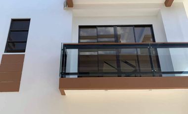 FOR SALE/ FOR LEASE: EIGHT MODERN TOWNHOUSE IN BF HOMES PARANAQUE CITY