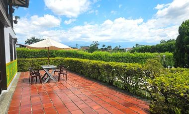 Hermosa casa finca de alquiler por días en Montenegro, Quindio, con piscina